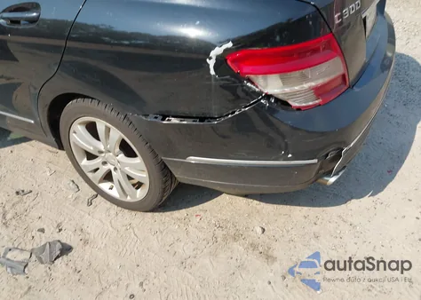 2008 Mercedes-Benz C 300 Luxury/Sport z USA, uszkodzony, nr VIN WDDGF54X68R010384